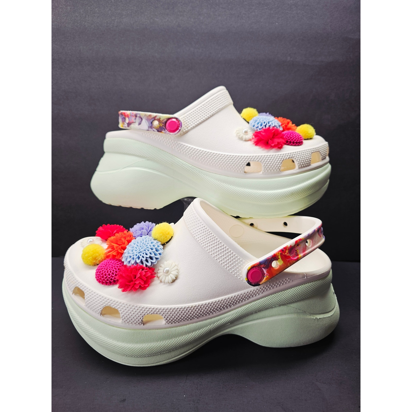 Crocs Women 9 Comfy Footwear